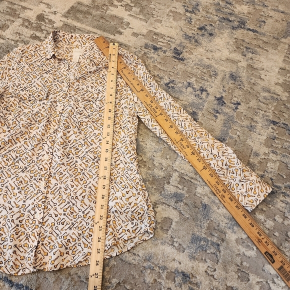 Chico's Keys Allover Print long-sleeve button down. Viscose. Chico's 0 (size 4) - Picture 15 of 16